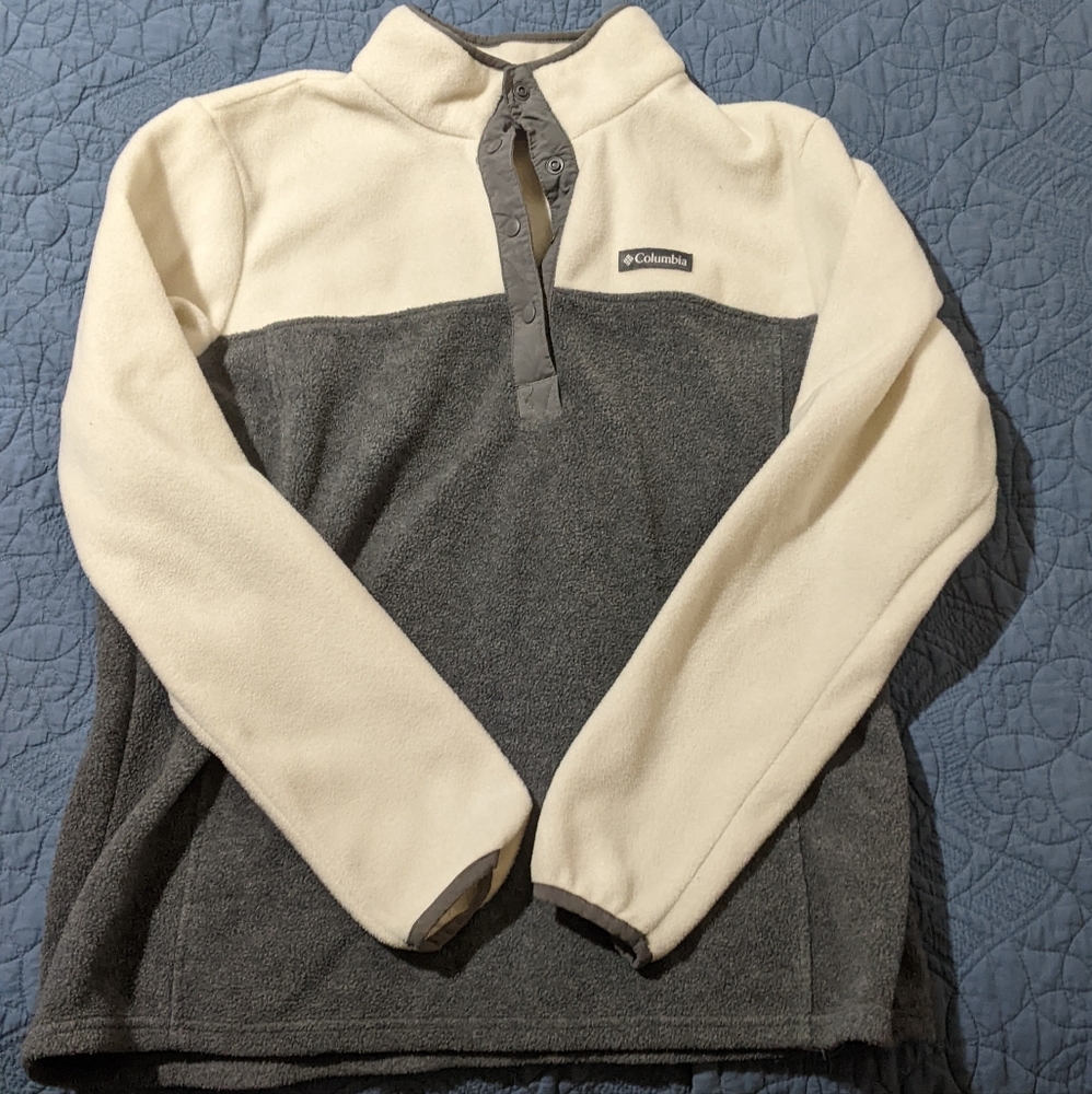 Cream & Gray Columbia Pullover